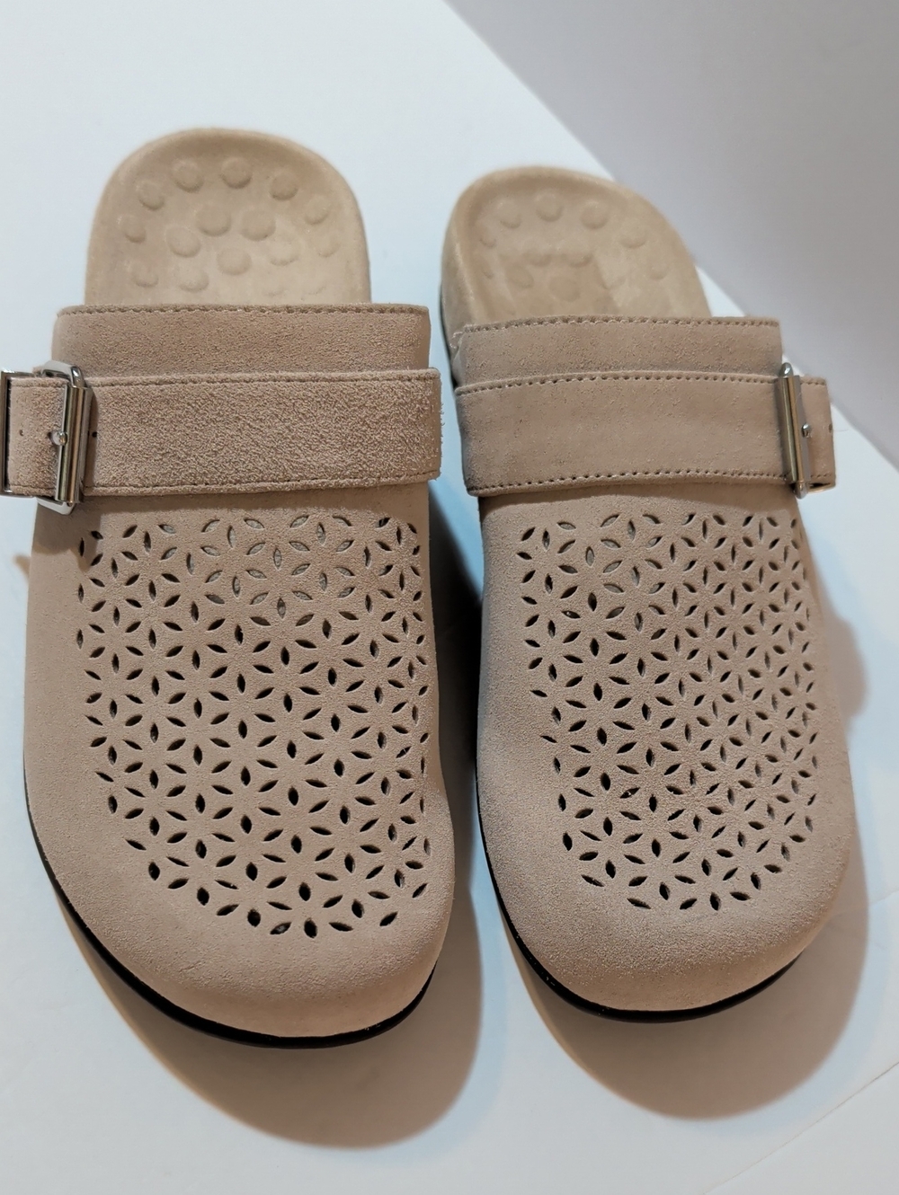 Vionic Moca Mules Women's Beige Suede Perforated Mule Adjustable Buckle Size 8 - Picture 3 of 10